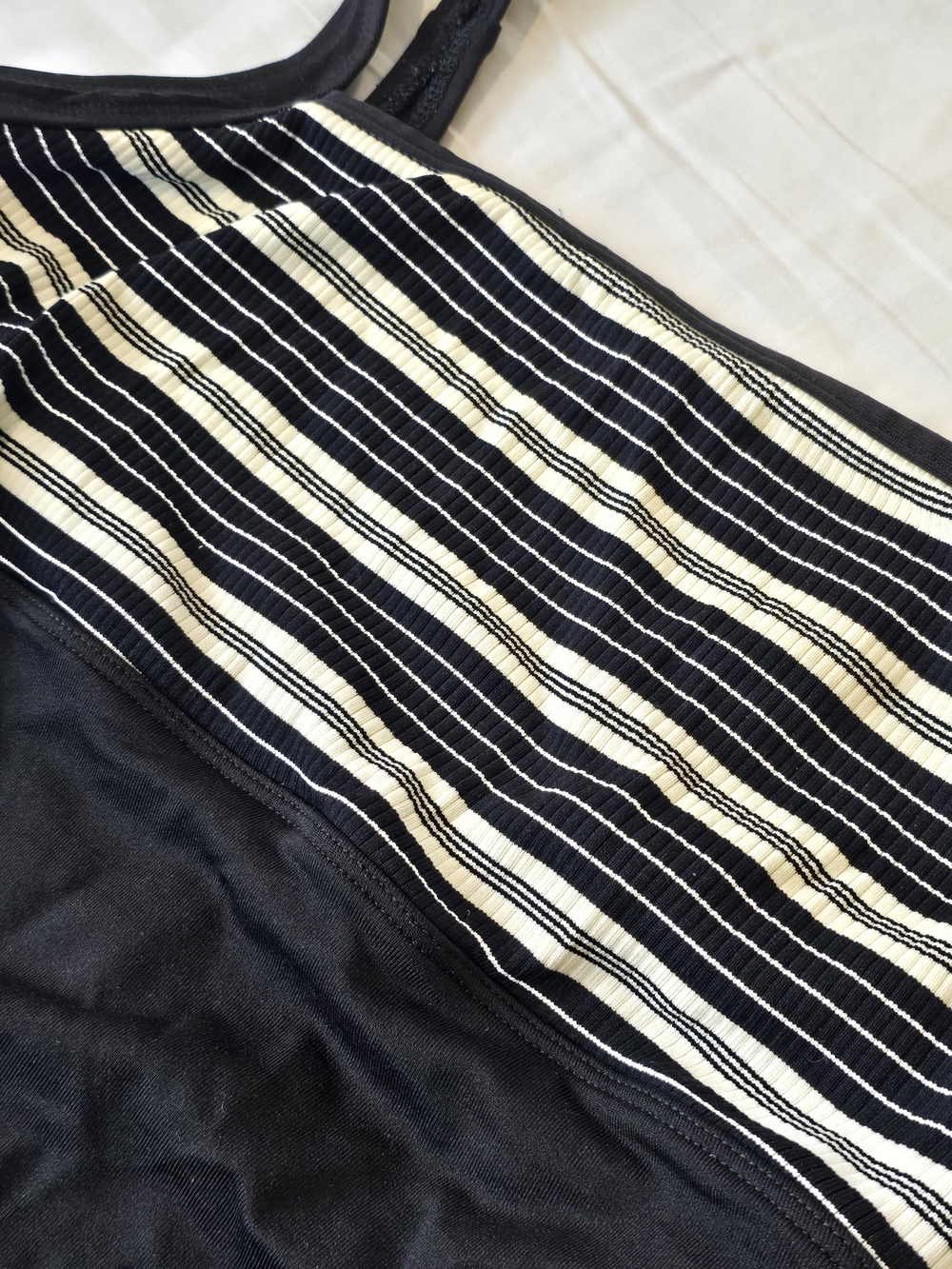 Set Of Two One-Piece Swimsuits. Size L. 12 - Picture 7 of 10